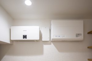 創って貯める。パワコンとリチウムイオン蓄電池